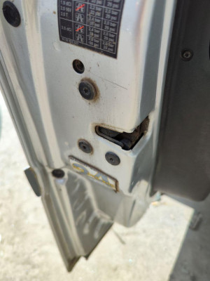 CERRADURA PUERTA DELANTERA IZQUIERDA