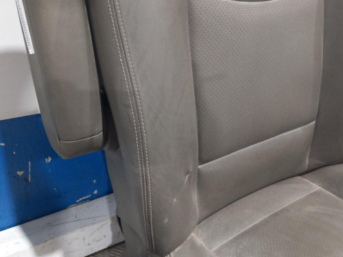  ASIENTO DELANTERO IZQUIERDO 