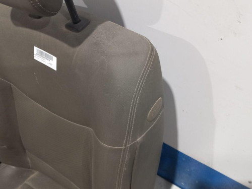  ASIENTO DELANTERO IZQUIERDO 