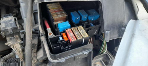 CAJA RELES / FUSIBLES Dacia DOKKER 