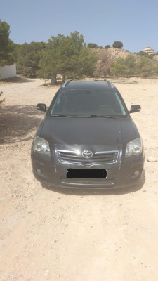 TOYOTA AVENSIS BERLINA (T25)