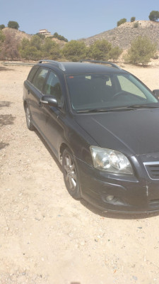 TOYOTA AVENSIS BERLINA (T25)
