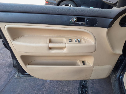  VOLKSWAGEN TOUAREG (7LA) 