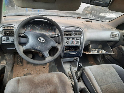  TOYOTA AVENSIS BERLINA (T22) 