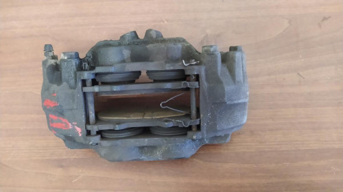 PINZA DE FRENO DELANTERA IZQUIERDA Toyota LAND CRUISER (J12) 