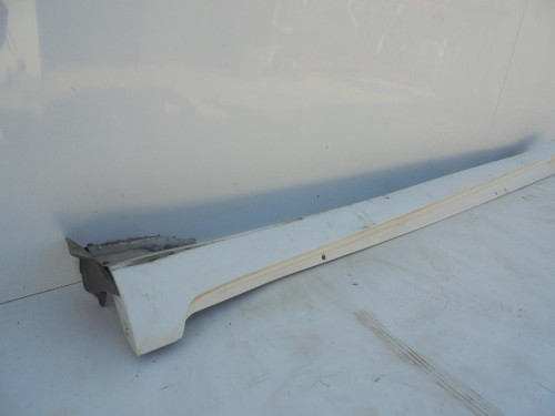 FALDON LATERAL Toyota AVENSIS CROSS SPORT (T27) 