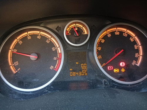 OPEL CORSA D — vehículo donante para recambios 