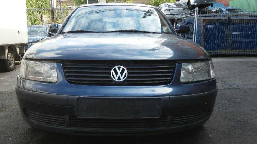  VOLKSWAGEN PASSAT BERLINA (3B2) 