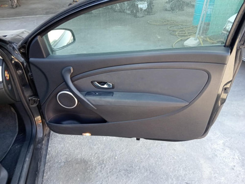 RENAULT MEGANE III COUPE — vehículo donante para recambios 
