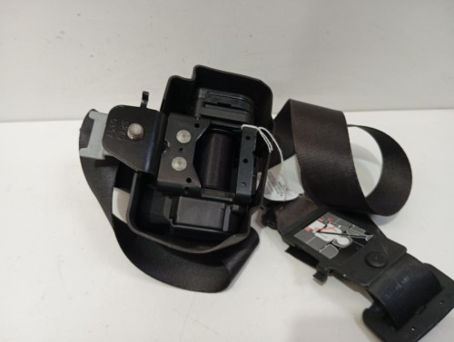  CINTURON SEGURIDAD TRASERO CENTRAL MITSUBISHI SPACE STAR (DG0) 