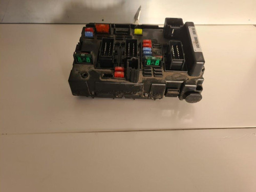  CAJA RELES / FUSIBLES CITROEN BERLINGO 
