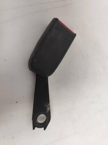  ENGANCHE CINTURON DELANTERO DERECHO MITSUBISHI 
