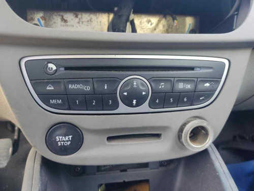SISTEMA AUDIO / RADIO CD Renault MEGANE III SPORT TOURER 
