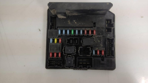 CAJA RELES / FUSIBLES NISSAN QASHQAI (J10) 
