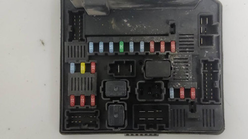 CAJA RELES / FUSIBLES NISSAN QASHQAI (J10) 