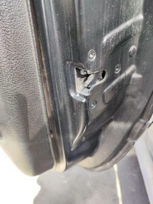 CERRADURA PUERTA DELANTERA DERECHA