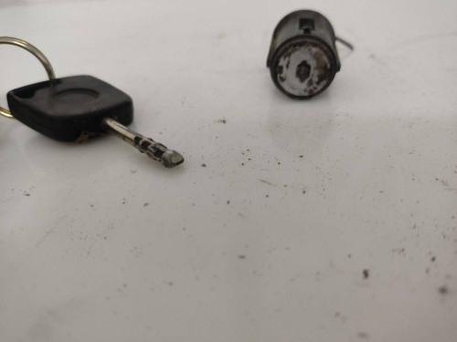  BOMBIN PORTON TRASERO FORD FOCUS BERLINA (CAK) 