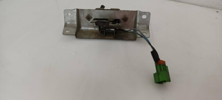 CERRADURA MALETERO / PORTON