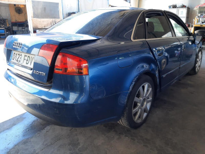 AUDI A4 BERLINA (8E)