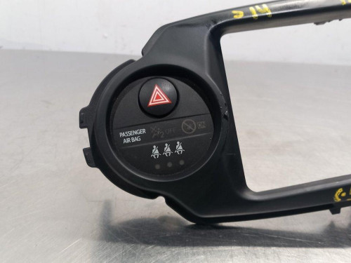  CONSOLA CENTRAL TOYOTA YARIS (KSP1/NLP1/NSP1) 