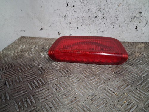 LUZ CENTRAL DE FRENO 