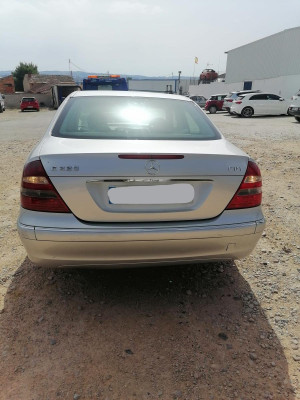 MERCEDES-BENZ CLASE E (BM 211) BERLINA