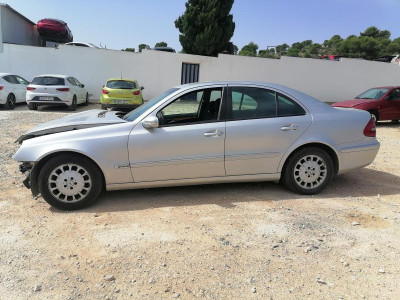 MERCEDES-BENZ CLASE E (BM 211) BERLINA