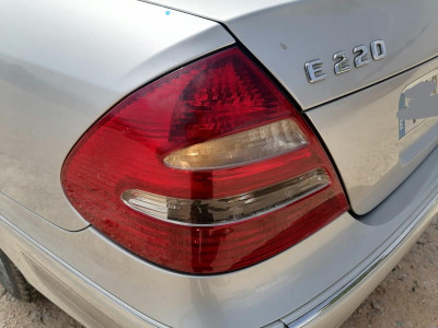 MERCEDES-BENZ CLASE E (BM 211) BERLINA