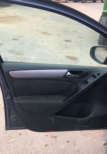 VOLKSWAGEN GOLF VI (5K1)(10.2008) — vehículo donante para recambios 
