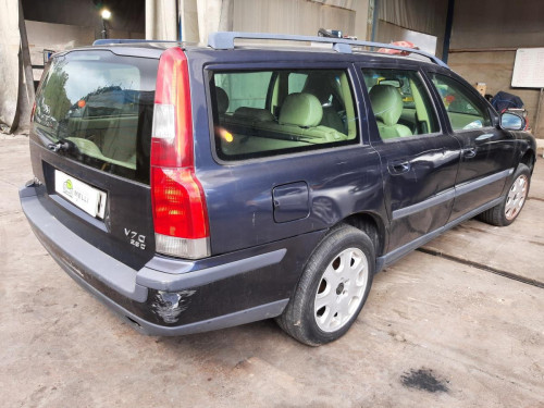  VOLVO V70 FAMILIAR 