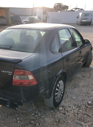 OPEL VECTRA B BERLINA — автомобиль-донор на запчасти 