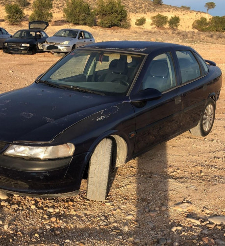 OPEL VECTRA B BERLINA — автомобиль-донор на запчасти 