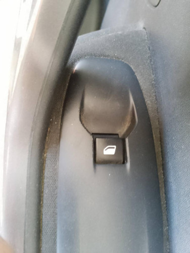 MANDO ELEVALUNAS DELANTERO DERECHO PEUGEOT 2008 