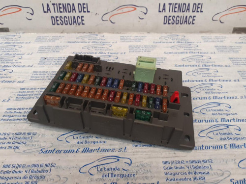  CAJA RELES / FUSIBLES 