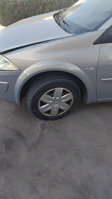 ALETA DELANTERA IZQUIERDA Renault Megane II Berlina 3P (10.2002->)