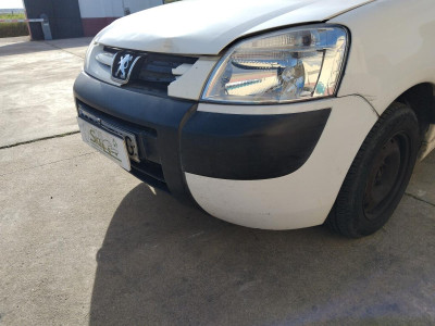 PARAGOLPES DELANTERO Peugeot Partner (S2)(2002->)