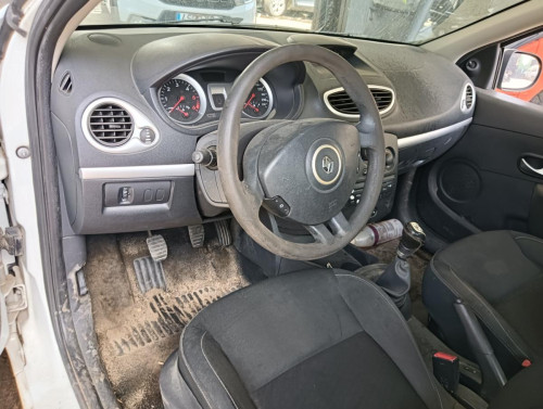 RENAULT CLIO III — автомобиль-донор на запчасти 