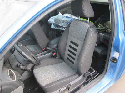 FORD FOCUS BERLINA (CB4)
