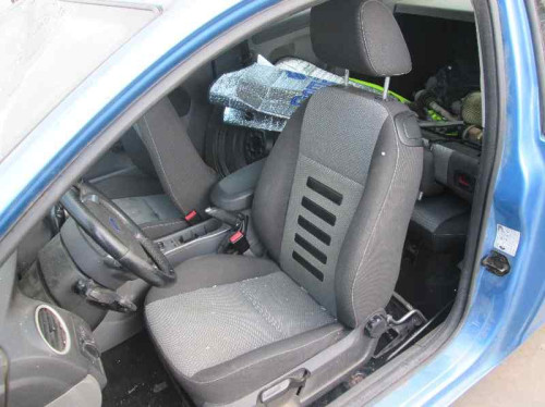  FORD FOCUS BERLINA (CB4) 