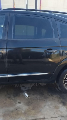 PUERTA TRASERA IZQUIERDA Ssangyong Rodius (2005->)
