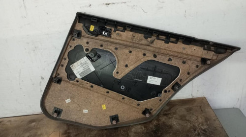 GUARNECIDO PUERTA TRASERA IZQUIERDA de segunda mano