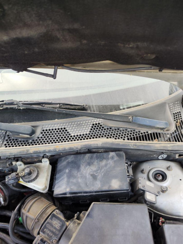 BRAZO LIMPIA DELANTERO IZQUIERDO used