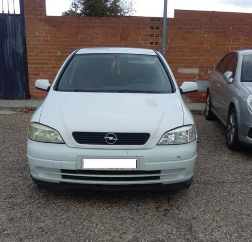 OPEL ASTRA G BERLINA — vehículo donante para recambios 