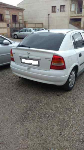 OPEL ASTRA G BERLINA — vehículo donante para recambios 