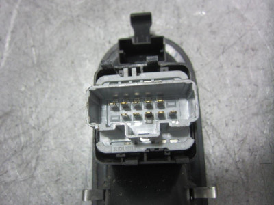 MANDO ELEVALUNAS DELANTERO IZQUIERDO