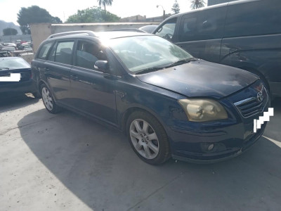 TOYOTA AVENSIS WAGON (T25)