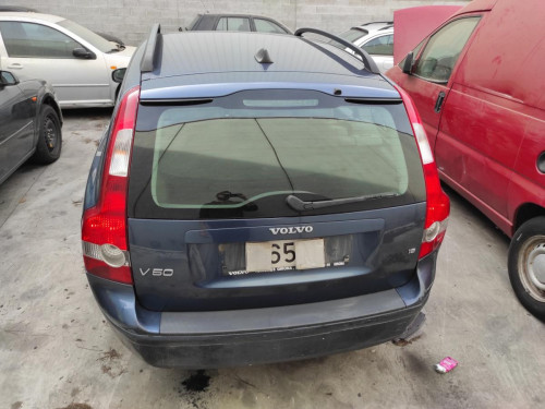 VOLVO V50 FAMILIAR — автомобиль-донор на запчасти 