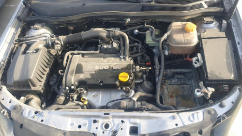 OPEL ASTRA H BERLINA — vehículo donante para recambios 