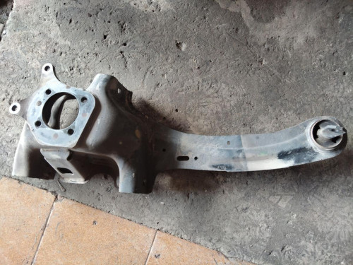 MANGUETA TRASERA DERECHA Ford FOCUS BERLINA (CB4) 