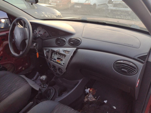  FORD FOCUS BERLINA (CAK) 